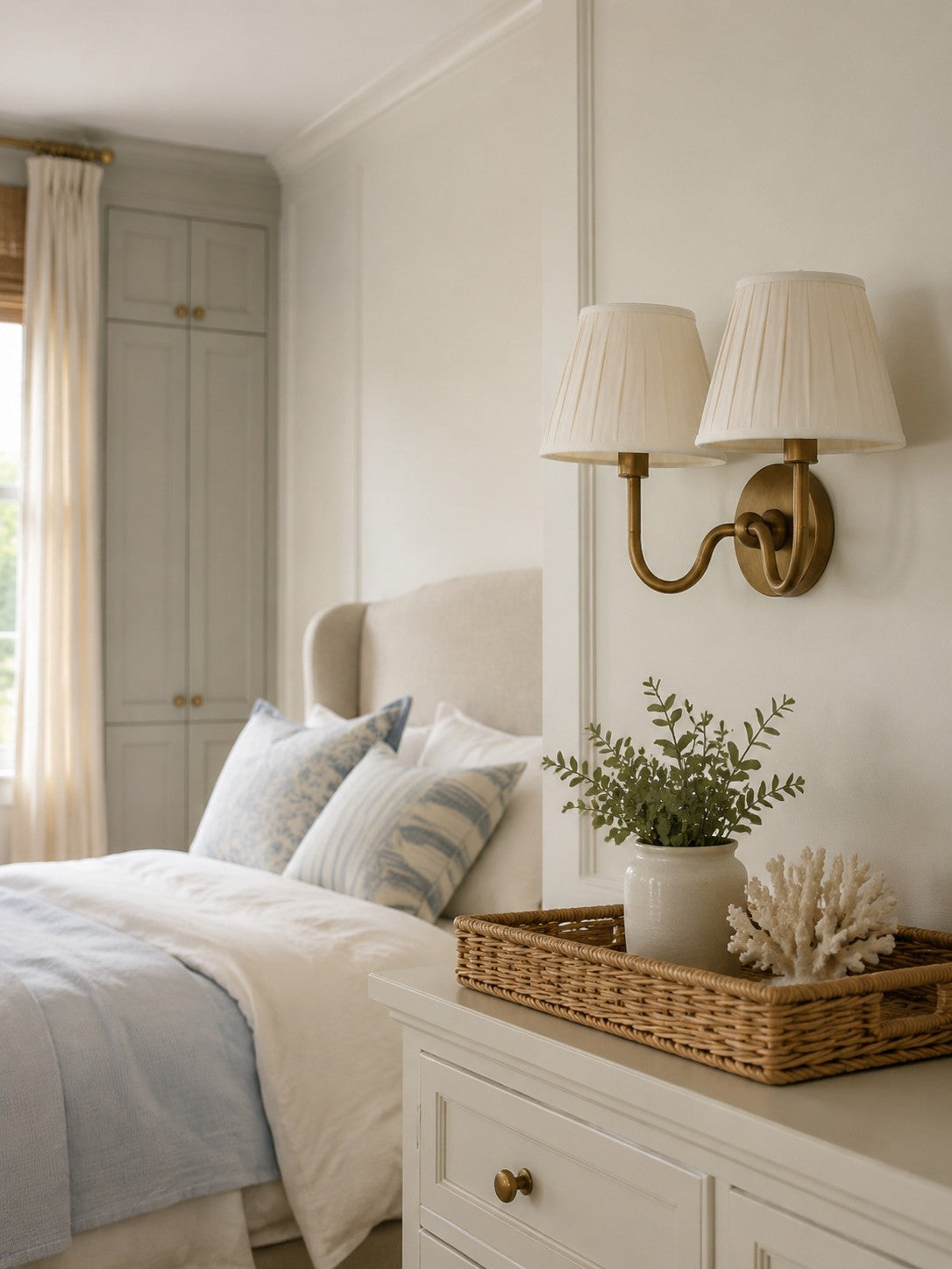 Luvora fabric shade wall sconce
