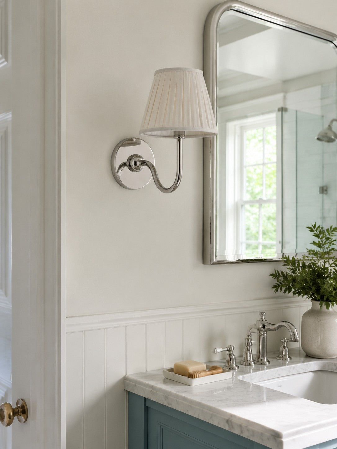 Luvora fabric shade wall sconce