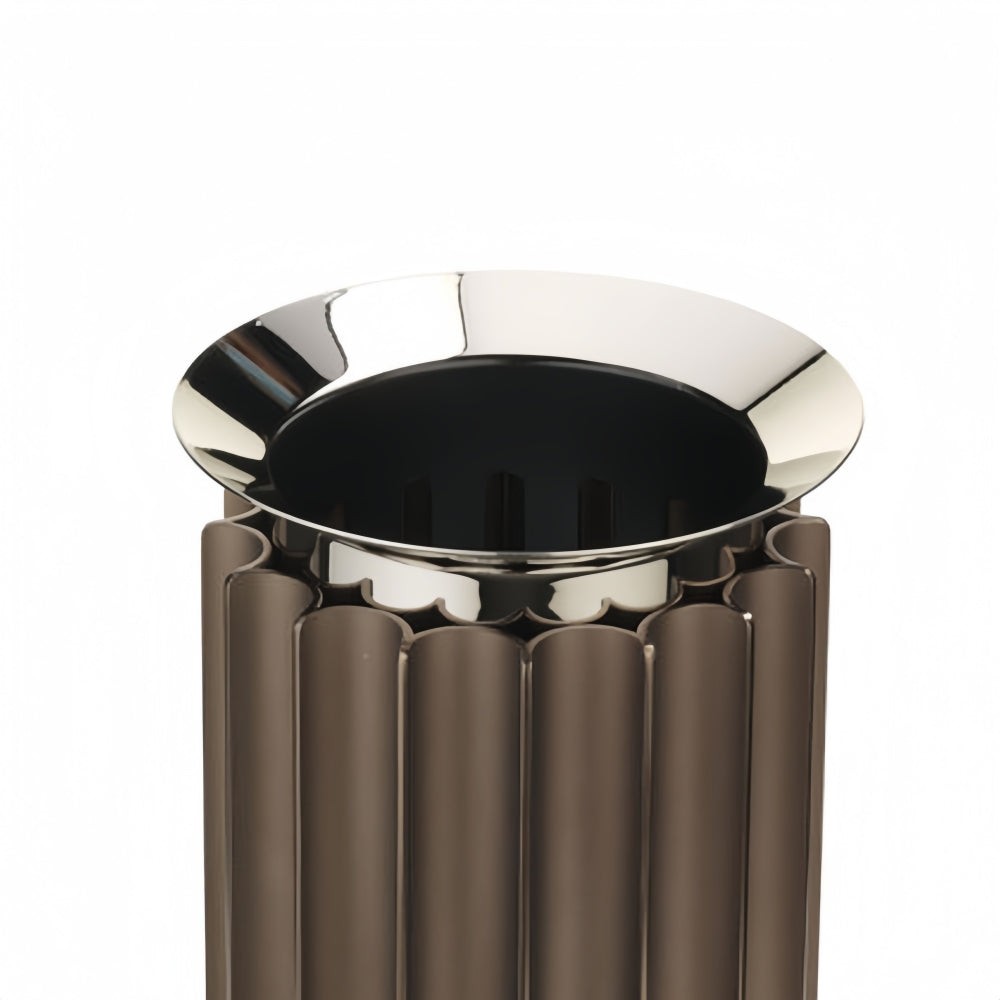 Polished metal collar on the Cuvora Bronze column